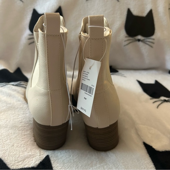 NWT Lane Bryant Dream Cloud Faux-Leather Side-Stretch Bootie Size 9W - Picture 2 of 3